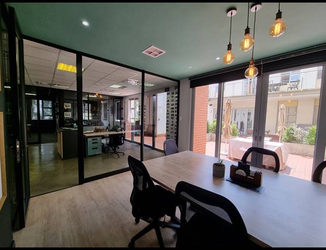 585M² OFFICE FOR SALE IN LONEHILL